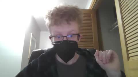 Snapshot of lovelylazy chatting on February 23, 10:31 pm L online show from February 23, 10:31 pm