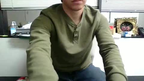 Snapshot of lovelyleo97 chatting on November 12, 1:50 am Leo online show from November 12, 1:50 am