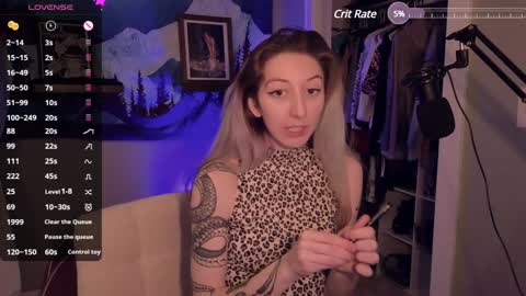 Snapshot of lovelylittlelucyy chatting on December 14, 10:18 pm lovelylittlelucyy online show from December 14, 10:18 pm