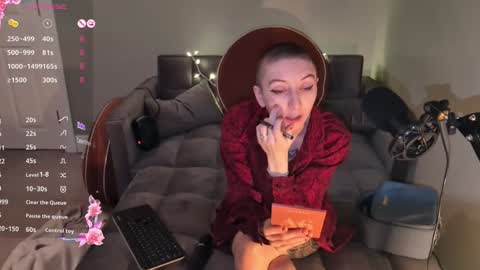 Snapshot of lovelylittlelucyy chatting on January 25, 3:51 am lovelylittlelucyy online show from January 25, 3:51 am