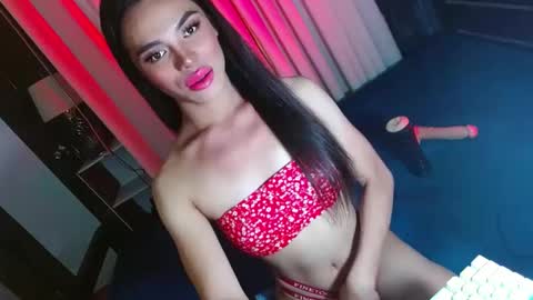 Snapshot of lovelymiss_shyna11 chatting on February 23, 9:55 am lovelymiss_shyna11 online show from February 23, 9:55 am