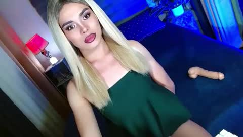 Snapshot of lovelymiss_shyna11 chatting on September 9, 9:09 am lovelymiss_shyna11 online show from September 9, 9:09 am