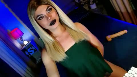 Snapshot of lovelymiss_shyna11 chatting on September 29, 11:04 am lovelymiss_shyna11 online show from September 29, 11:04 am