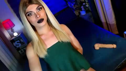 Snapshot of lovelymiss_shyna11 chatting on October 1, 10:21 am lovelymiss_shyna11 online show from October 1, 10:21 am
