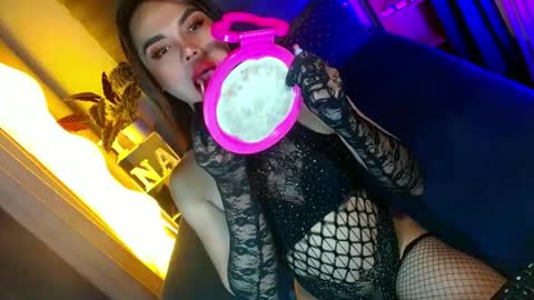 lovelymiss_shyna11 online show from March 27, 9:21 am