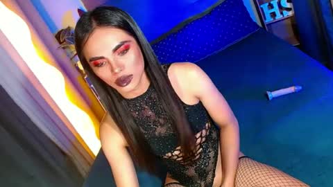 lovelymiss_shyna11 online show from June 22, 3:25 am
