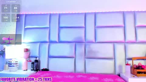 Snapshot of lovelynickyy chatting on April 18, 7:07 pm Nicky online show from April 18, 7:07 pm