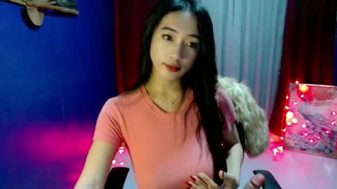 Snapshot of lovelypetite143 chatting on May 25, 3:29 pm lovelypetite143 online show from May 25, 3:29 pm