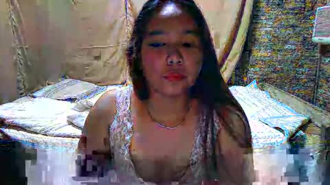 Snapshot of lovelypinay2 chatting on March 6, 2:08 pm lovelypinay2 online show from March 6, 2:08 pm