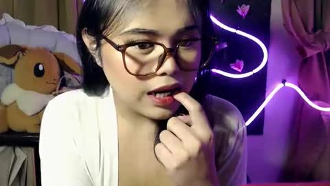 Snapshot of lovelypinaychubsx chatting on September 9, 6:07 pm lovely online show from September 9, 6:07 pm
