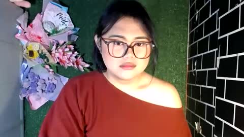 Snapshot of lovelypinaychubsx chatting on October 7, 6:49 pm lovely online show from October 7, 6:49 pm