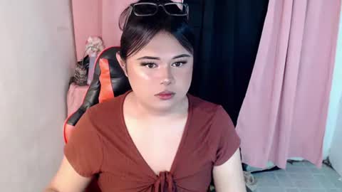Snapshot of lovelypinaychubsx chatting on March 11, 1:55 am lovely online show from March 11, 1:55 am