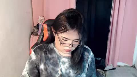 Snapshot of lovelypinaychubsx chatting on March 13, 6:25 pm lovely online show from March 13, 6:25 pm