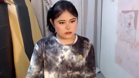 Snapshot of lovelypinaychubsx chatting on April 6, 1:47 am lovely online show from April 6, 1:47 am