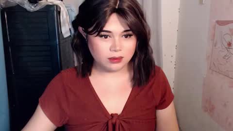 Snapshot of lovelypinaychubsx chatting on May 6, 1:47 am lovely online show from May 6, 1:47 am
