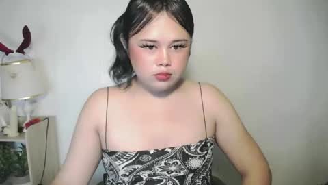 Snapshot of lovelypinaychubsx chatting on May 11, 7:11 pm lovely online show from May 11, 7:11 pm