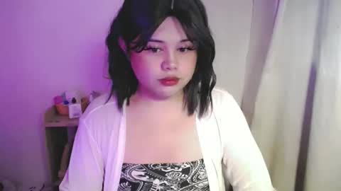 Snapshot of lovelypinaychubsx chatting on May 20, 4:18 am lovely online show from May 20, 4:18 am