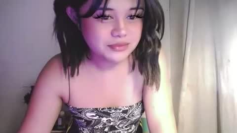 Snapshot of lovelypinaychubsx chatting on May 22, 6:53 am lovely online show from May 22, 6:53 am