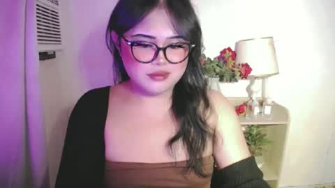 Snapshot of lovelypinaychubsx chatting on June 22, 11:29 am lovely online show from June 22, 11:29 am