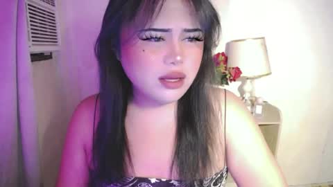 Snapshot of lovelypinaychubsx chatting on June 28, 9:21 pm lovely online show from June 28, 9:21 pm