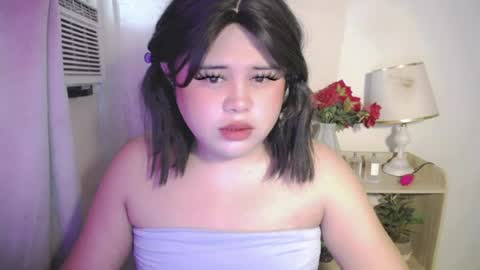 Snapshot of lovelypinaychubsx chatting on July 24, 12:08 am lovely online show from July 24, 12:08 am