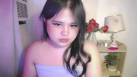 Snapshot of lovelypinaychubsx chatting on July 25, 7:50 am lovely online show from July 25, 7:50 am