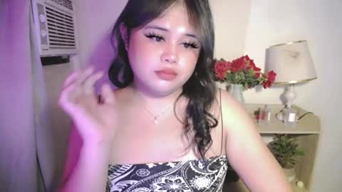Snapshot of lovelypinaychubsx chatting on July 28, 11:28 am lovely online show from July 28, 11:28 am