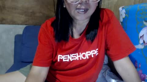 Snapshot of lovelysweetie4u chatting on July 23, 1:31 pm eunice online show from July 23, 1:31 pm