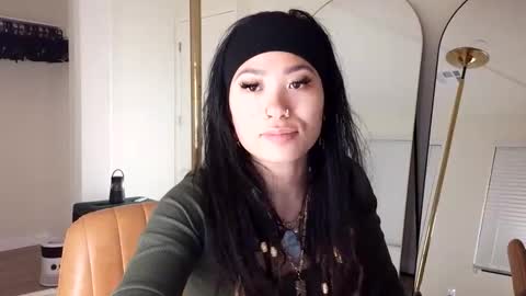 Snapshot of lovelyxmacii chatting on February 16, 2:40 am lovelyxmacii online show from February 16, 2:40 am