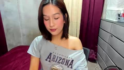 Snapshot of loveme_fiona chatting on May 20, 12:39 am loveme_fiona online show from May 20, 12:39 am