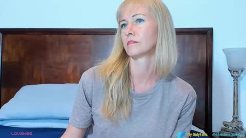 Snapshot of lovense_mature chatting on January 7, 4:16 pm Christine online show from January 7, 4:16 pm