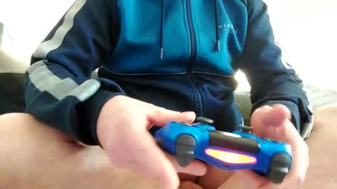 Snapshot of lovepusy87 chatting on February 6, 10:15 am lovepusy87 online show from February 6, 10:15 am