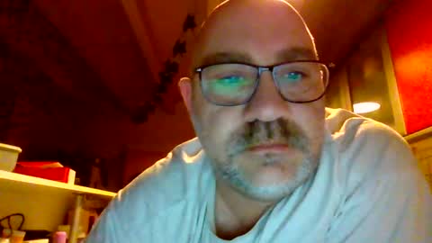 lover010983 online show from February 21, 5:13 am