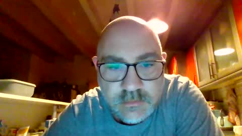 lover010983 online show from February 23, 5:12 am