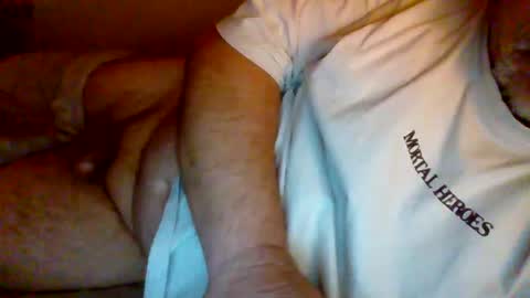 lover010983 online show from January 9, 6:38 am