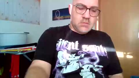 lover010983 online show from March 19, 6:28 am