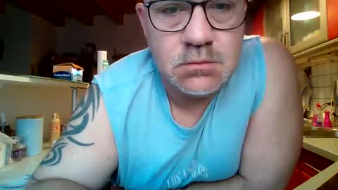 lover010983 online show from May 31, 4:31 am