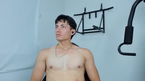 Snapshot of lover_fitnessboy chatting on December 11, 5:48 pm kevin online show from December 11, 5:48 pm