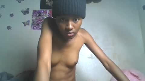 Snapshot of lovers_oncam chatting on May 21, 4:19 am RedJoy online show from May 21, 4:19 am