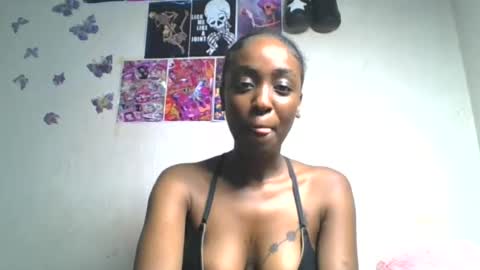 Snapshot of lovers_oncam chatting on June 12, 5:56 pm RedJoy online show from June 12, 5:56 pm