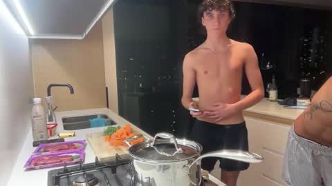 Snapshot of loves_leo chatting on September 29, 1:16 pm Leo Loves online show from September 29, 1:16 pm