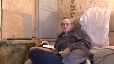 Snapshot of lovesex6565 chatting on November 14, 11:53 am just here to have fun and cum online show from November 14, 11:53 am