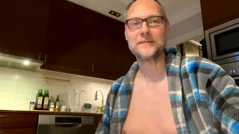 Snapshot of loveshine_ chatting on February 25, 6:14 am loveshine_ online show from February 25, 6:14 am