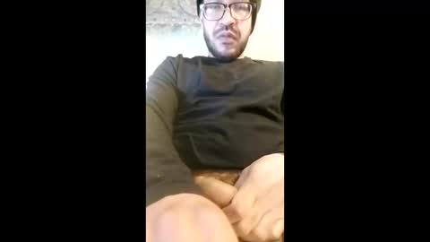 Snapshot of lovesounddistortion25 chatting on April 21, 7:47 am lovesounddistortion25 online show from April 21, 7:47 am