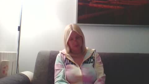 Snapshot of lovestar544963 chatting on March 6, 9:22 pm Marlyn online show from March 6, 9:22 pm