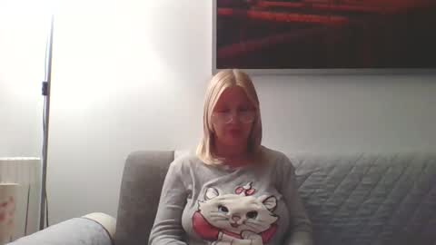 Snapshot of lovestar544963 chatting on April 7, 10:42 pm Marlyn online show from April 7, 10:42 pm