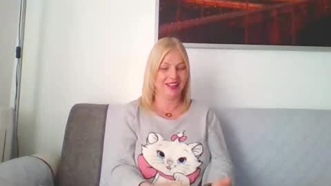 Snapshot of lovestar544963 chatting on May 5, 1:30 pm Marlyn online show from May 5, 1:30 pm