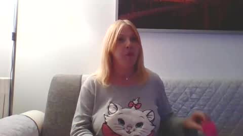 Snapshot of lovestar544963 chatting on May 14, 7:09 pm Marlyn online show from May 14, 7:09 pm