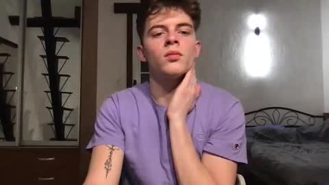 Snapshot of lovet1me chatting on March 10, 12:40 am luv online show from March 10, 12:40 am