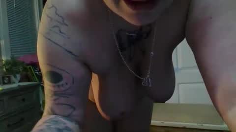 lovetubes101 online show from November 6, 4:24 am